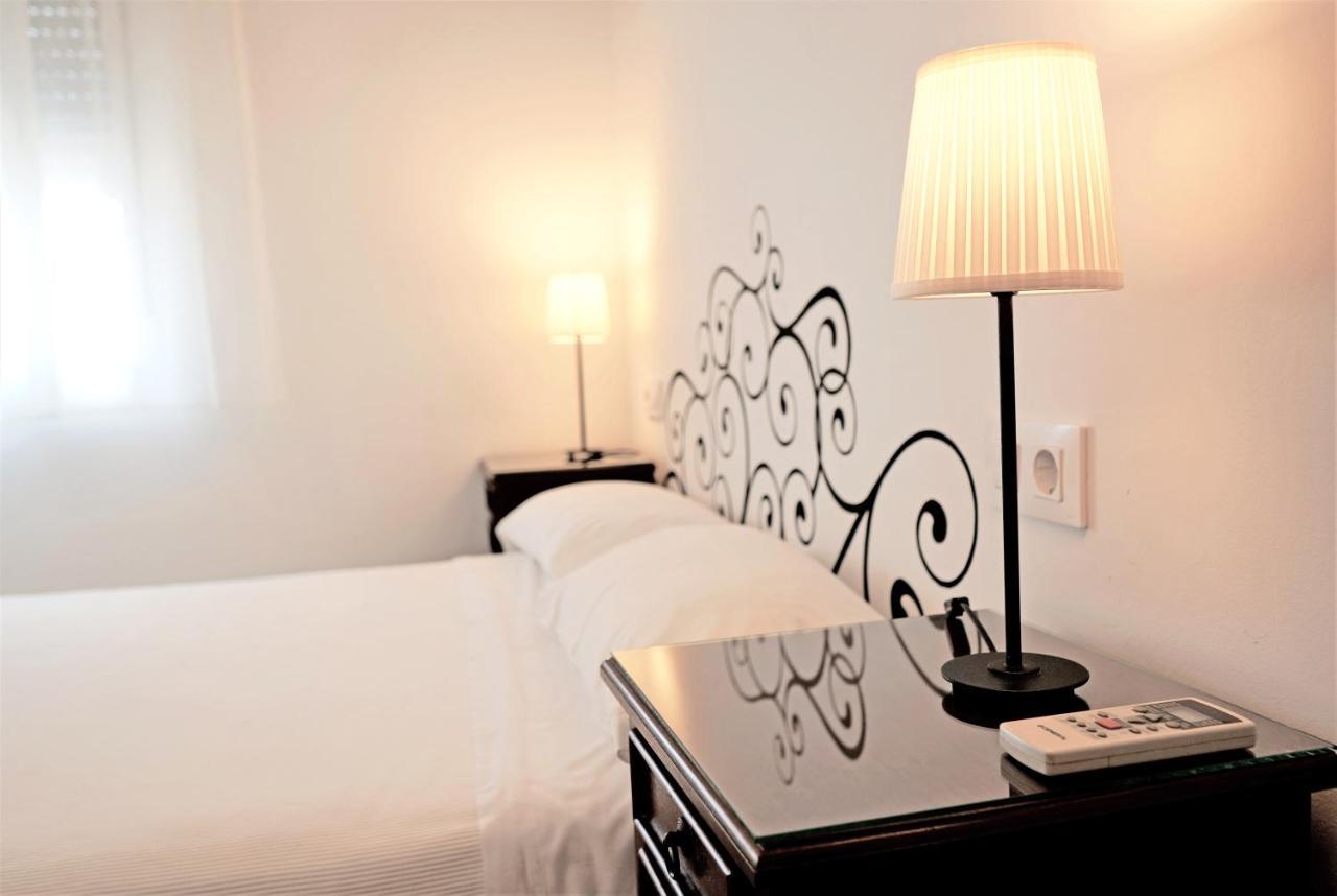 Hostal Trafalgar Barbate Exterior foto